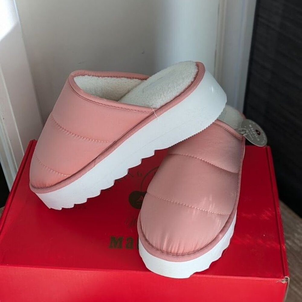 BNIB with tags Maeve Puffy Platform Slippers, size 8-9